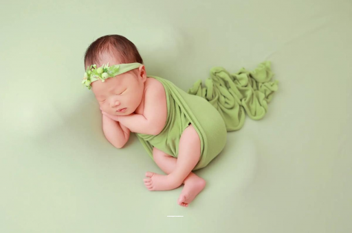 济宁宝宝边吃边拉正常吗